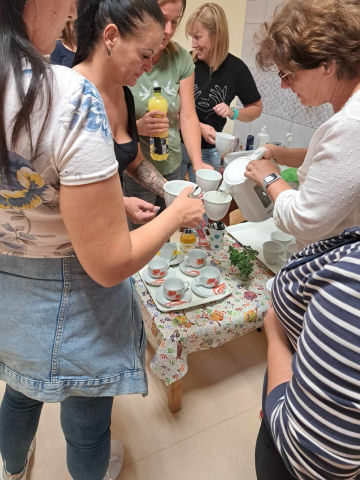 5 órai tea a szülőkkel (2023)